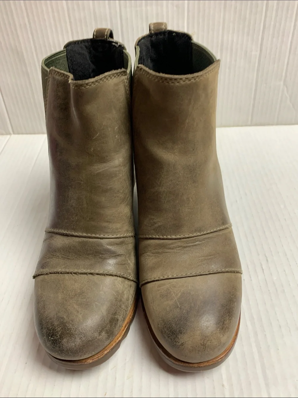 Sorel Lea Wedge Boots Olive Green Leather Distressed Size 7